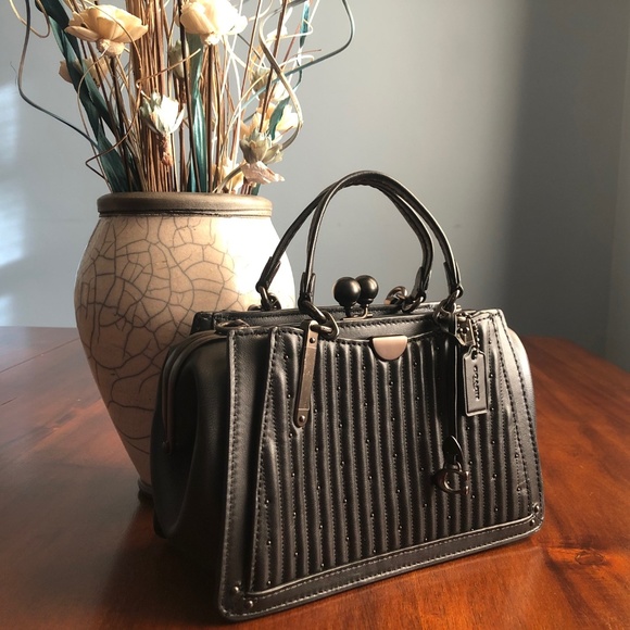 coach kisslock dreamer 21 with quilting and rivets